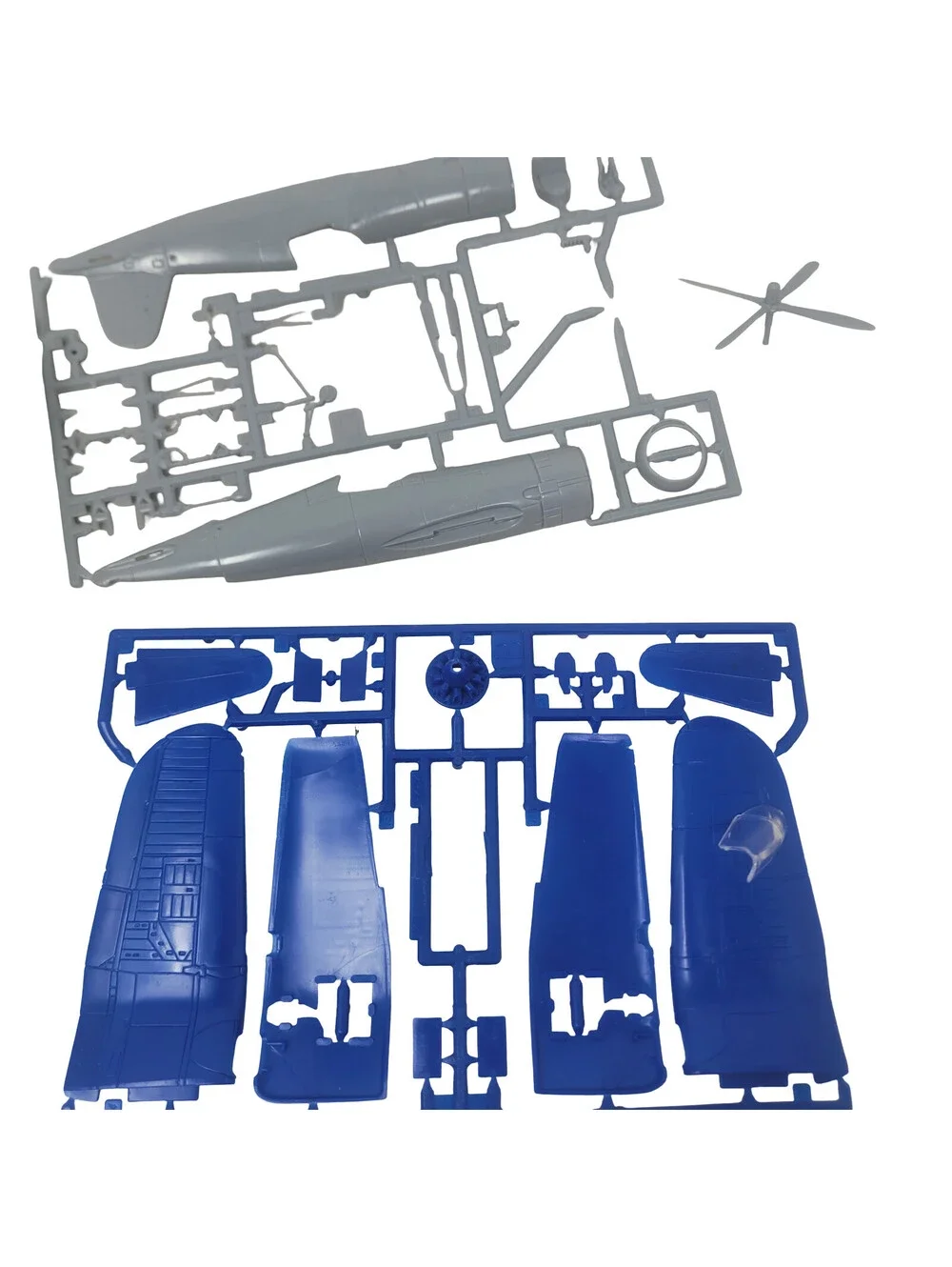 Vintage Matchbox 40014 F4U 4 Corsair WW2 USMC 1:72 model kit aircraft 1989 open